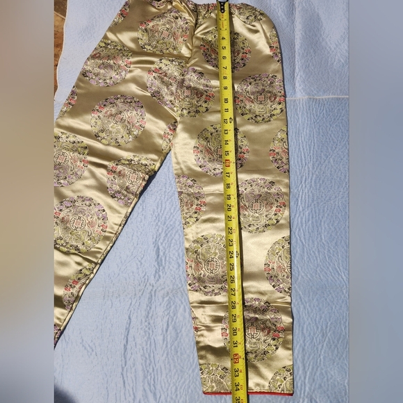 Tradiotional ChineseKids Cream and Red Set Size 15. - Picture 11 of 15